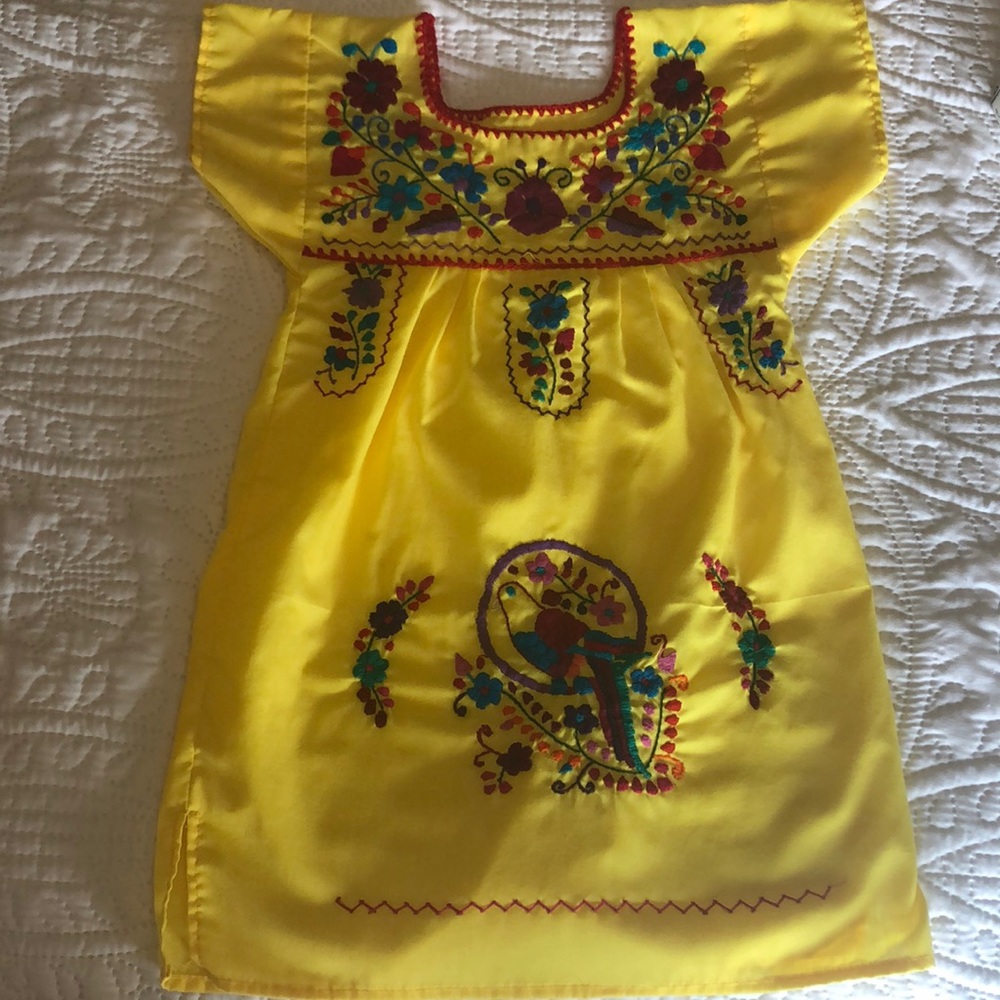 ⭐️bundle 2 for $15⭐️Authentic Mexican Embroidery Girls Yellow Dress
